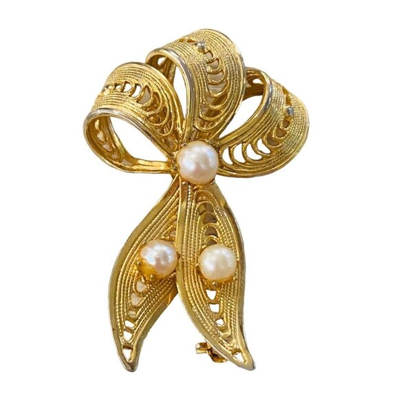 Vintage Goldtone and Faux Pearl Vintage Brooch Filigree Ribbon Shape 1.75" - Picture 6 of 14